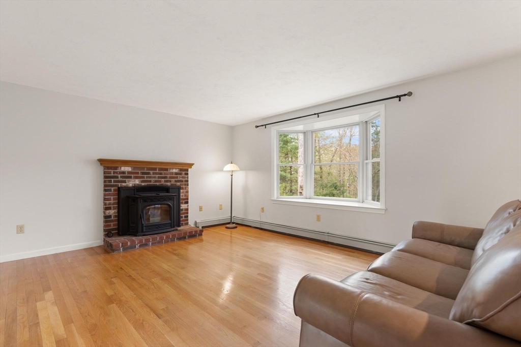 15 Conrod Ct, Mansfield, MA Photo #8