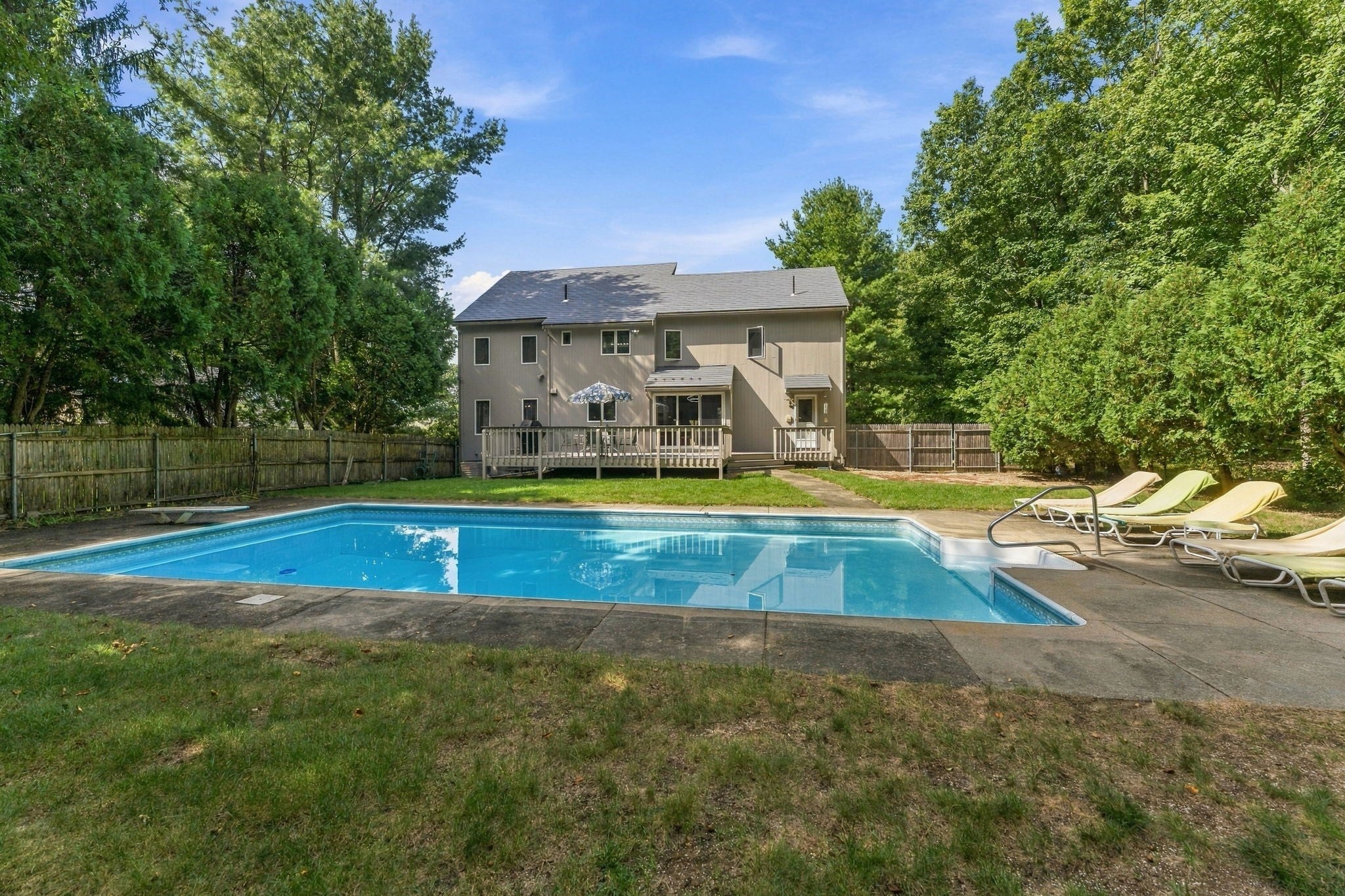 48 Hickory Dr, Worcester, MA, 48 Hickory Dr, Worcester, MA Photo #2