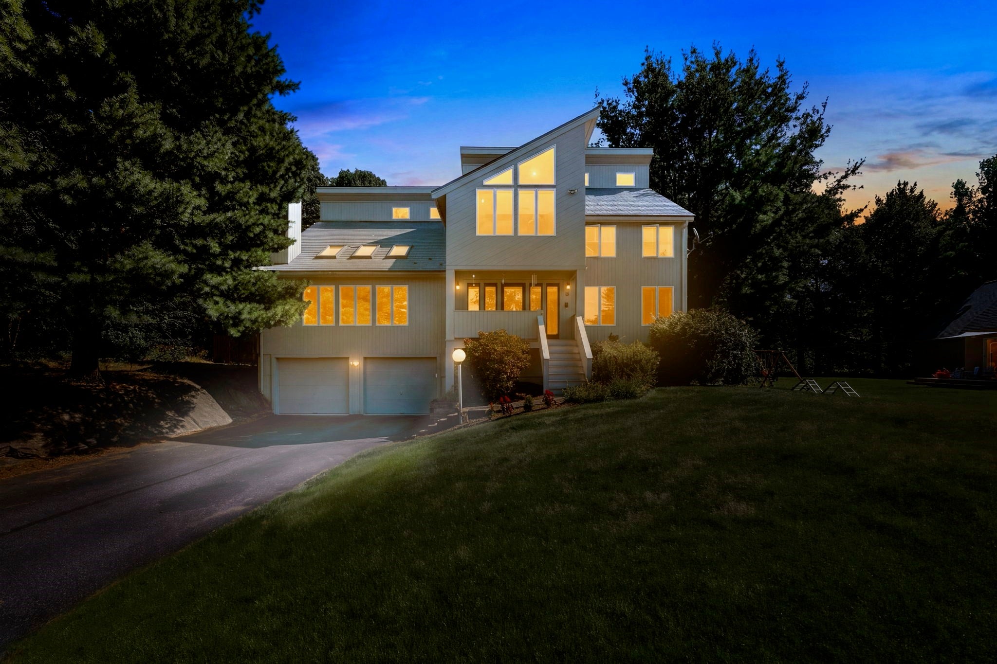 Photo: 48 Hickory Dr, Worcester, MA Photo: 48 Hickory Dr, Worcester, MA