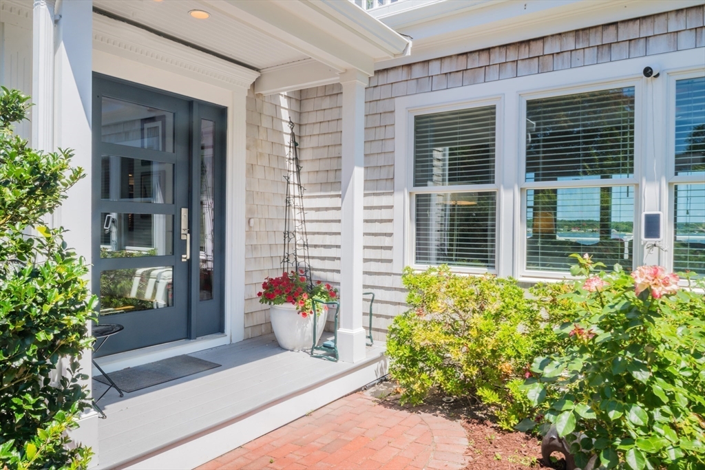 12 Shore Dr