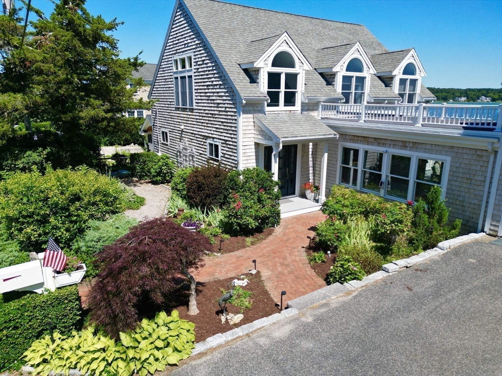 12 Shore Dr