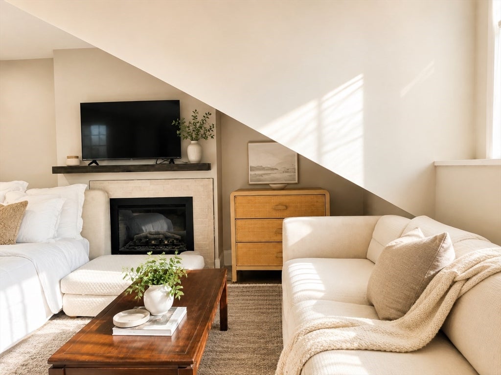 107 Charles ST #401, Boston, MA Photo #5