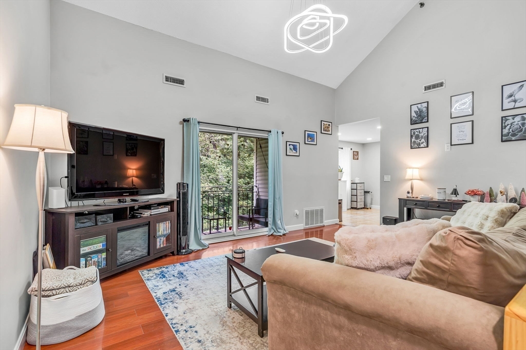 124 Tennis Plaza Rd 2