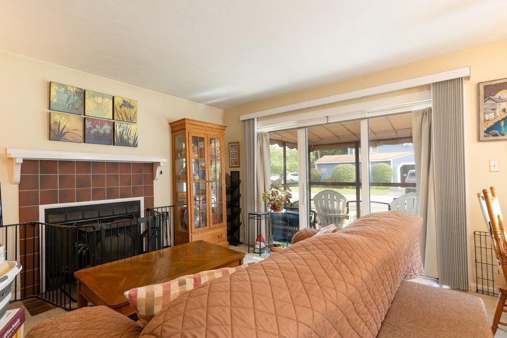 104 Brunnell Ave #104, Brookfield, MA, 104 Brunnell Ave #104, Brookfield, MA Photo #8