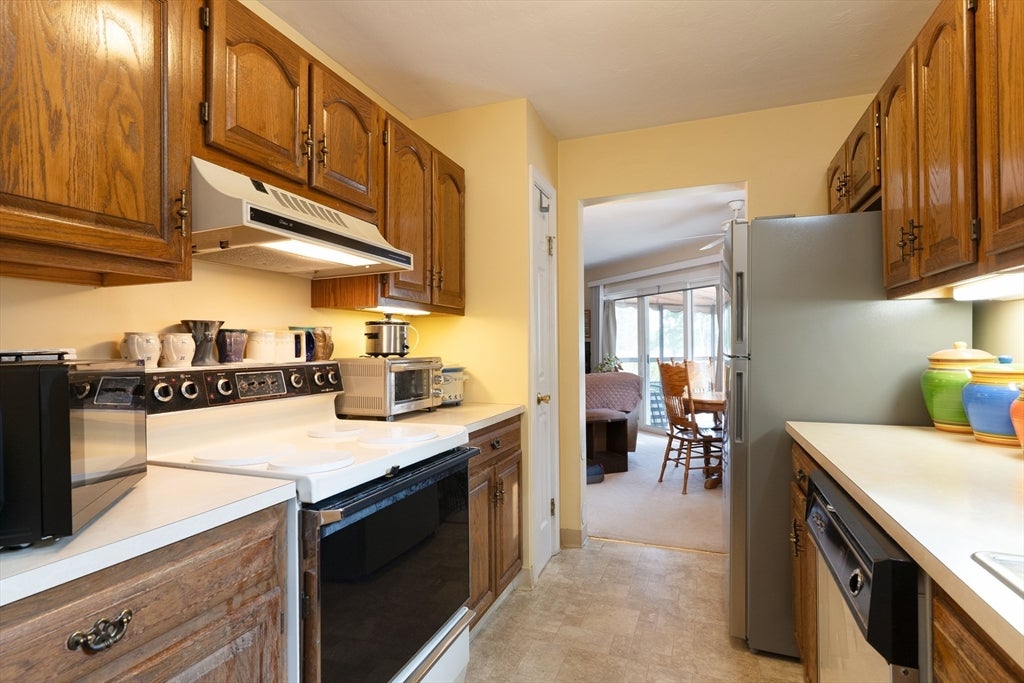 104 Brunnell Ave #104, Brookfield, MA, 104 Brunnell Ave #104, Brookfield, MA Photo #4