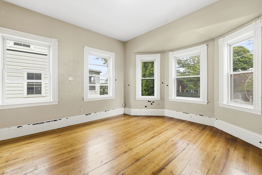 31-33 Lothrop St
