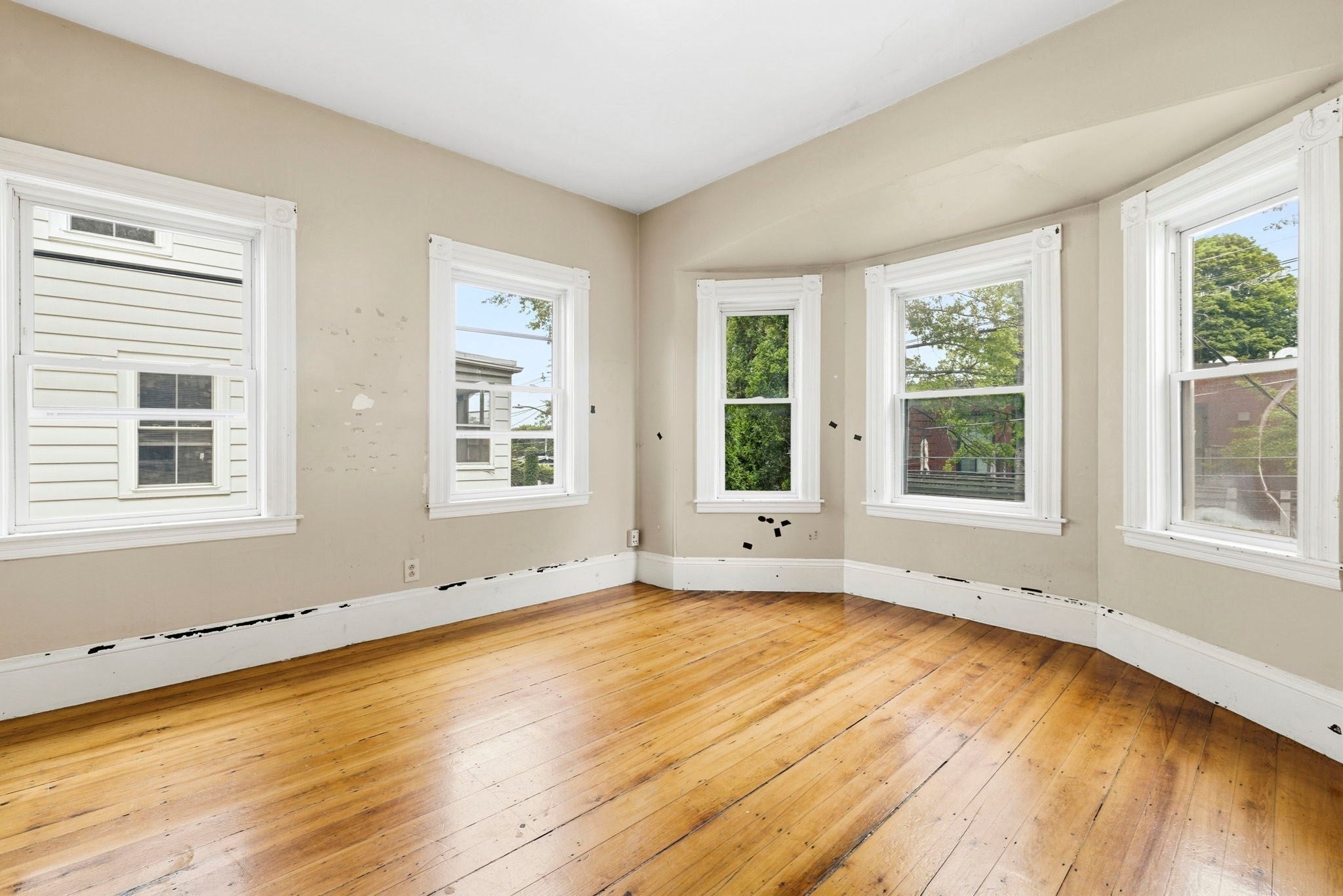 31-33 Lothrop St