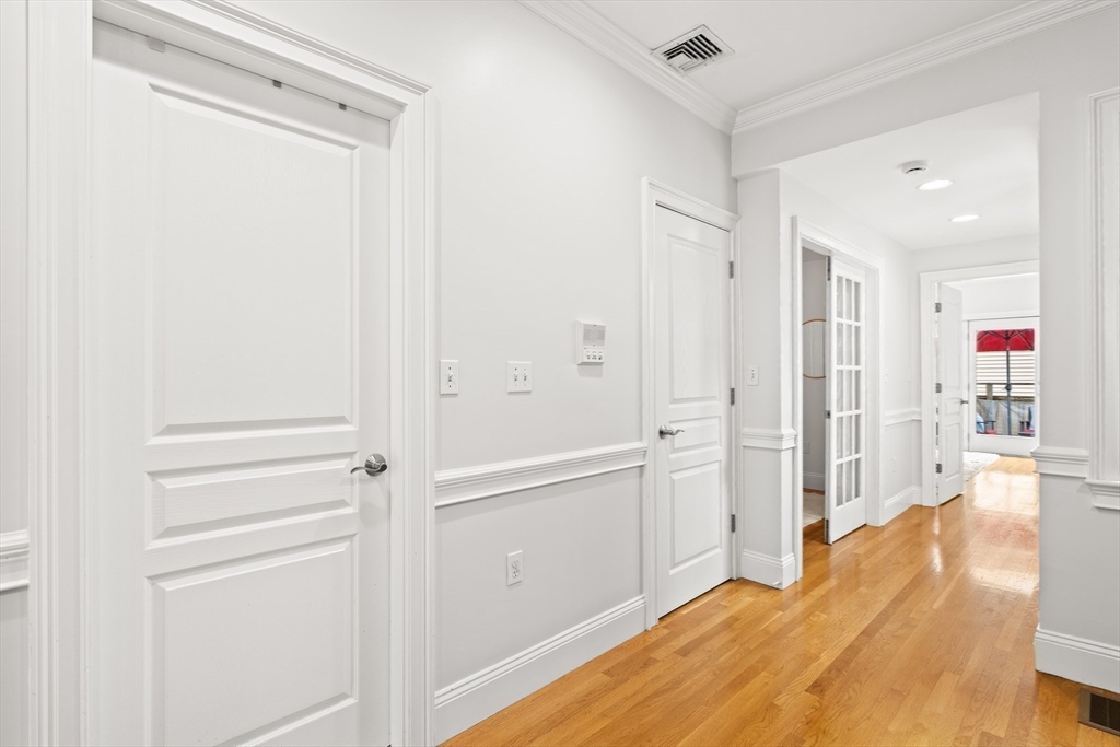 Boston, Massachusetts 02127, United States, 1 Bedroom Bedrooms, ,1 BathroomBathrooms,Residential,Pending,139130