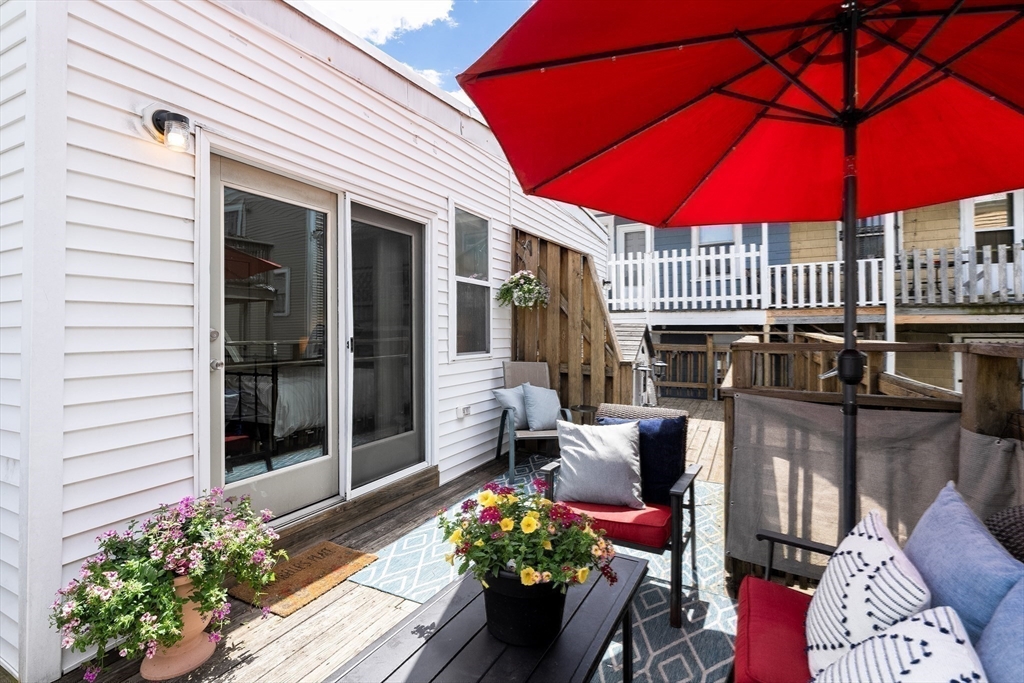 Boston, Massachusetts 02127, United States, 1 Bedroom Bedrooms, ,1 BathroomBathrooms,Residential,Pending,139130