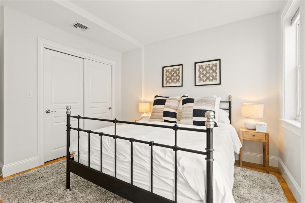 Boston, Massachusetts 02127, United States, 1 Bedroom Bedrooms, ,1 BathroomBathrooms,Residential,Pending,139130