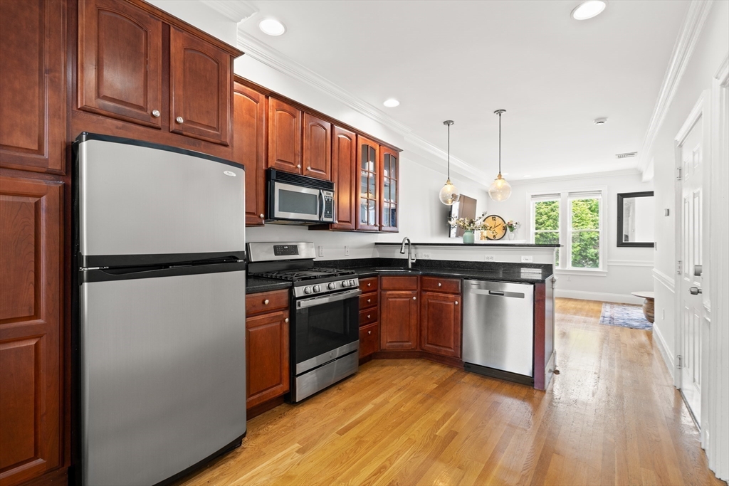 Boston, Massachusetts 02127, United States, 1 Bedroom Bedrooms, ,1 BathroomBathrooms,Residential,Pending,139130