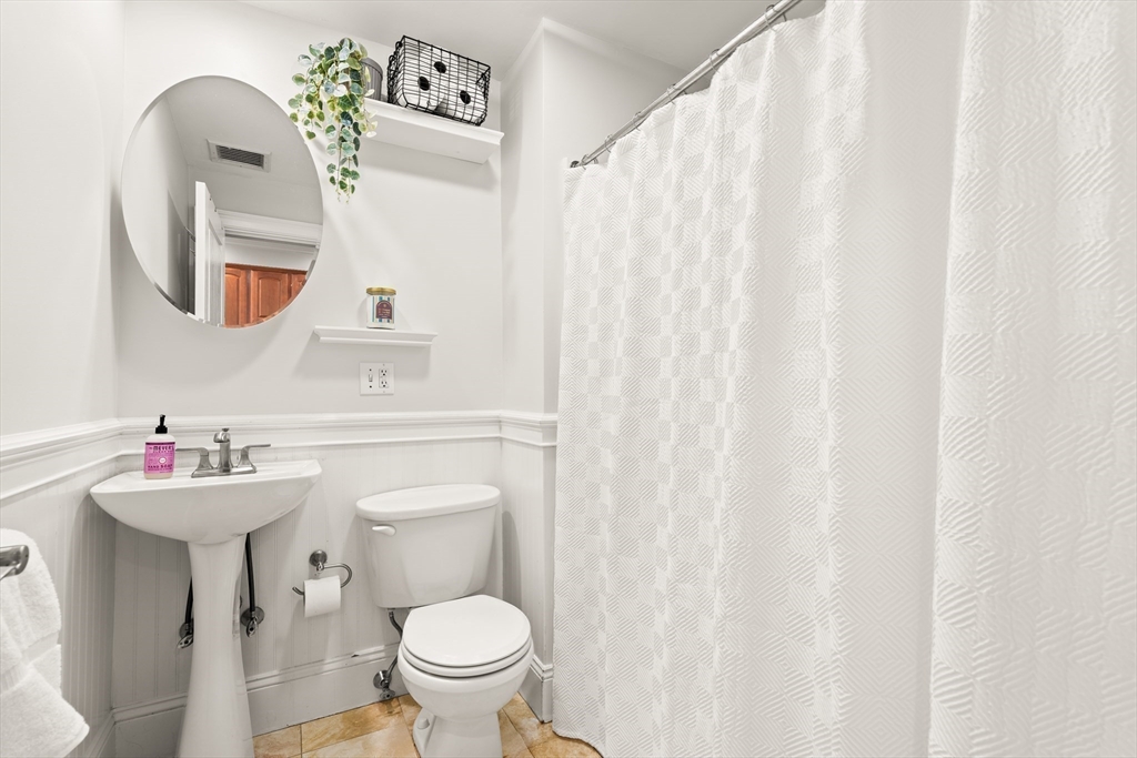 Boston, Massachusetts 02127, United States, 1 Bedroom Bedrooms, ,1 BathroomBathrooms,Residential,Pending,139130