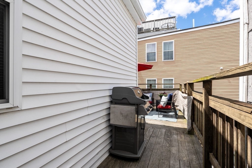 Boston, Massachusetts 02127, United States, 1 Bedroom Bedrooms, ,1 BathroomBathrooms,Residential,Pending,139130