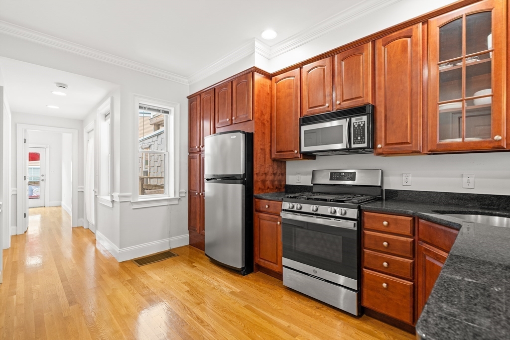 Boston, Massachusetts 02127, United States, 1 Bedroom Bedrooms, ,1 BathroomBathrooms,Residential,Pending,139130