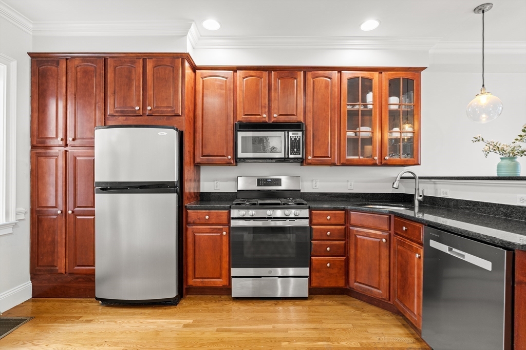 Boston, Massachusetts 02127, United States, 1 Bedroom Bedrooms, ,1 BathroomBathrooms,Residential,Pending,139130