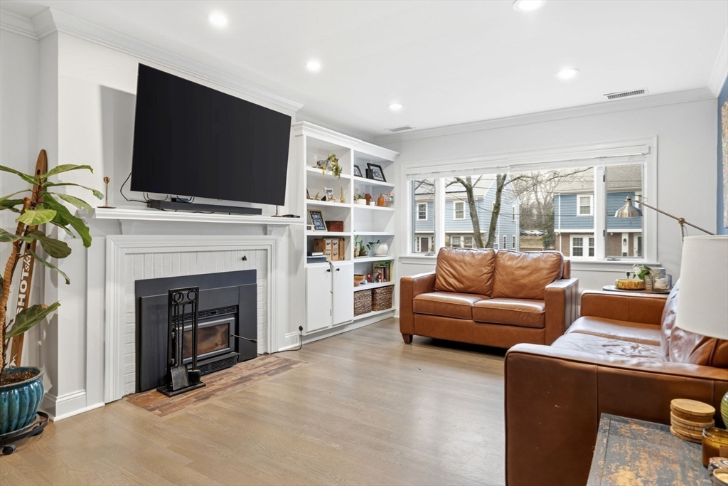 25 Clearwater Rd