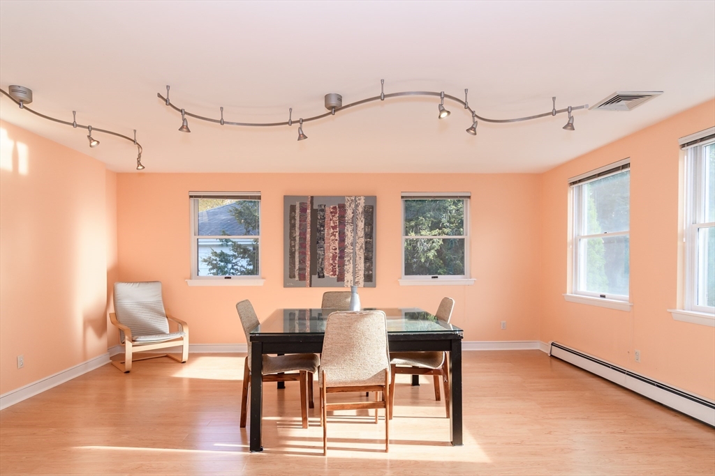 15 Mackintosh Avenue