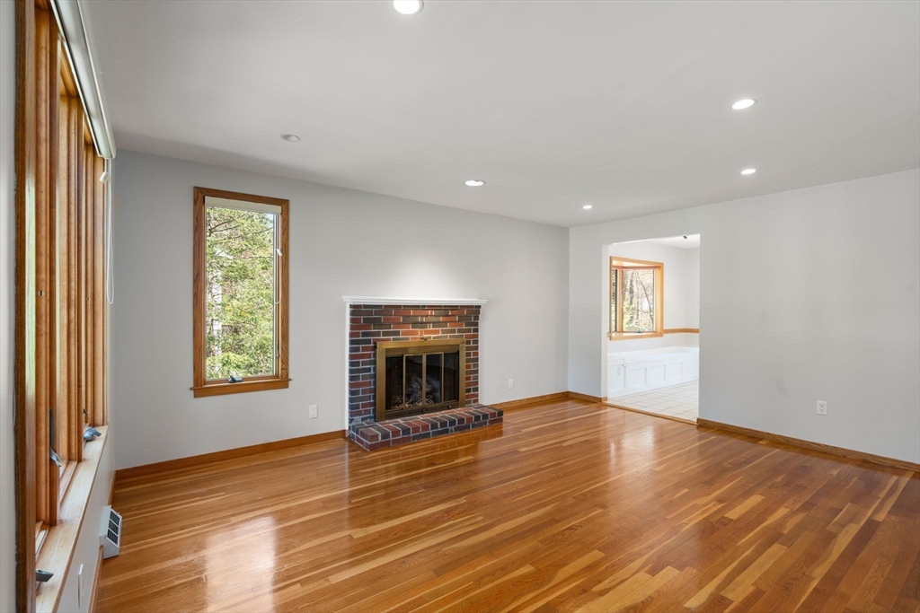 109 Jerrold St