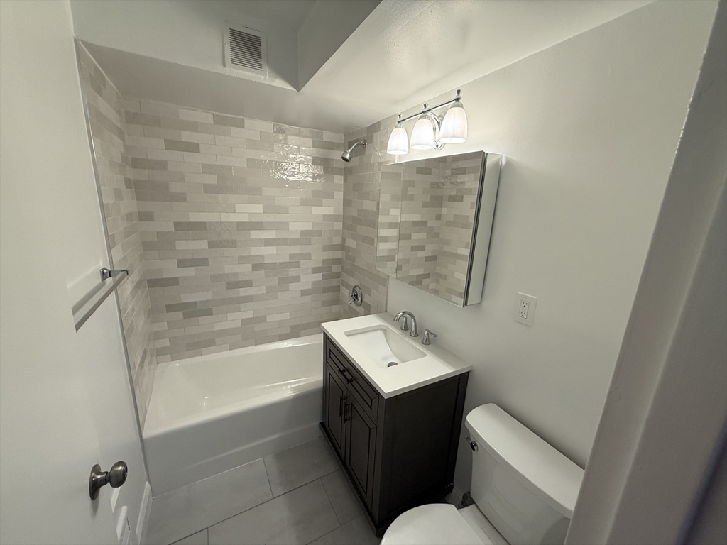 566 Commonwealth Ave 308