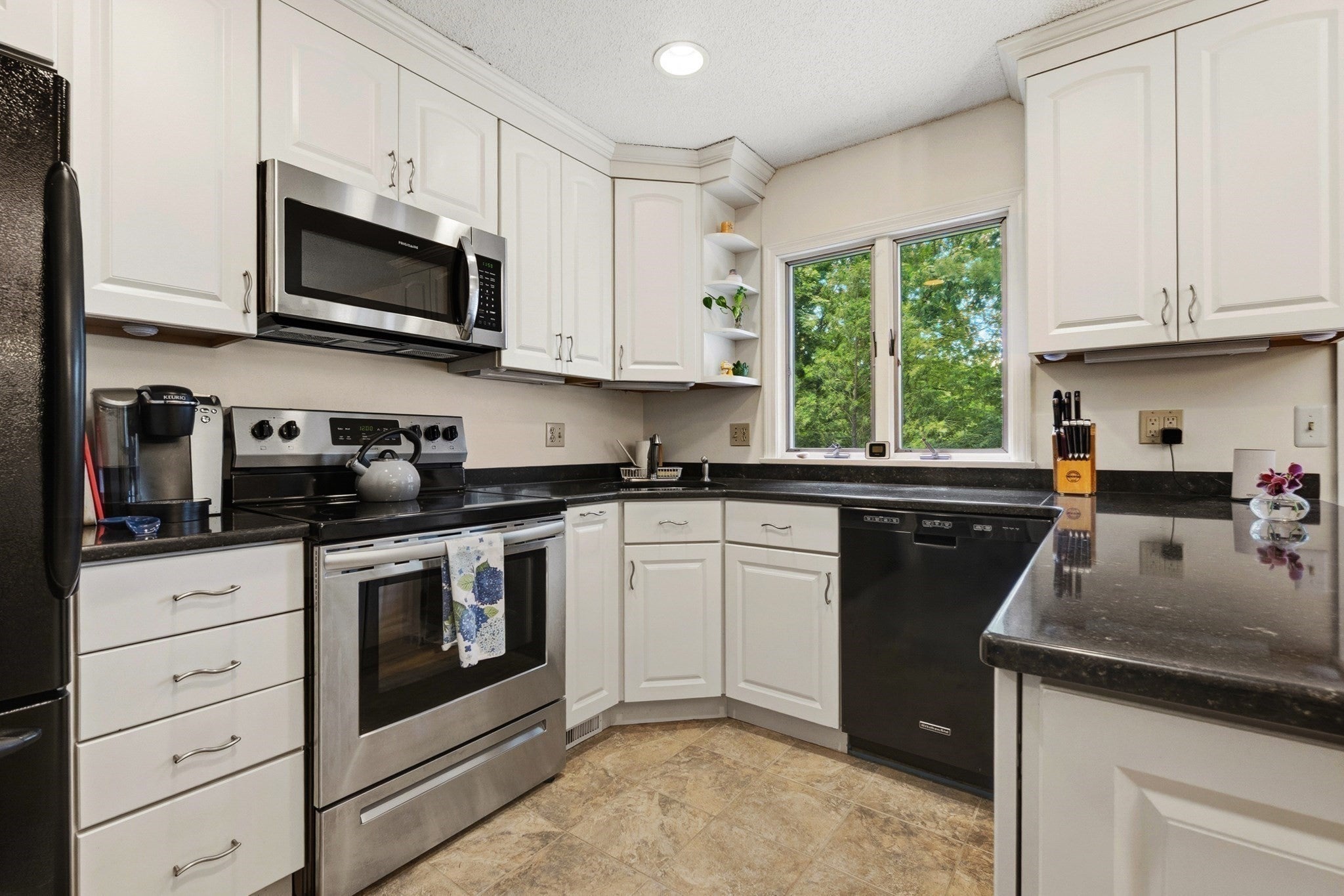 305 Salem St 312