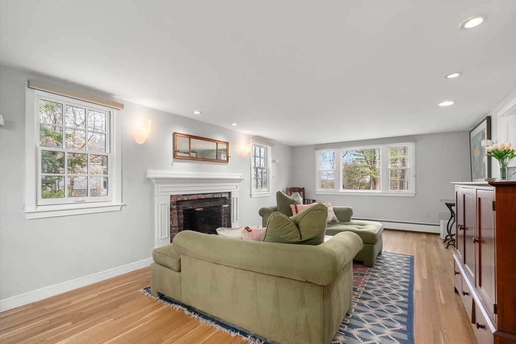 70 Pokonoket Ave