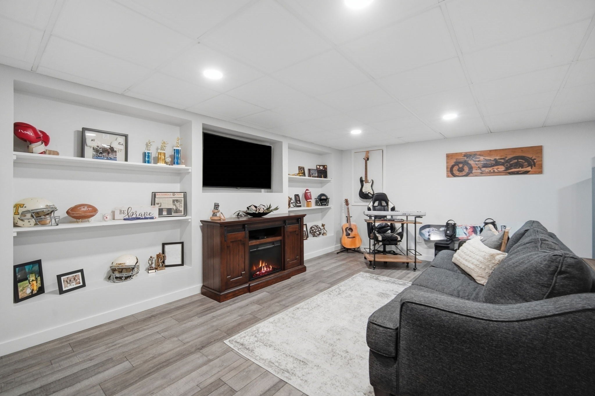60 E Brimfield Rd, Holland, MA Photo #24