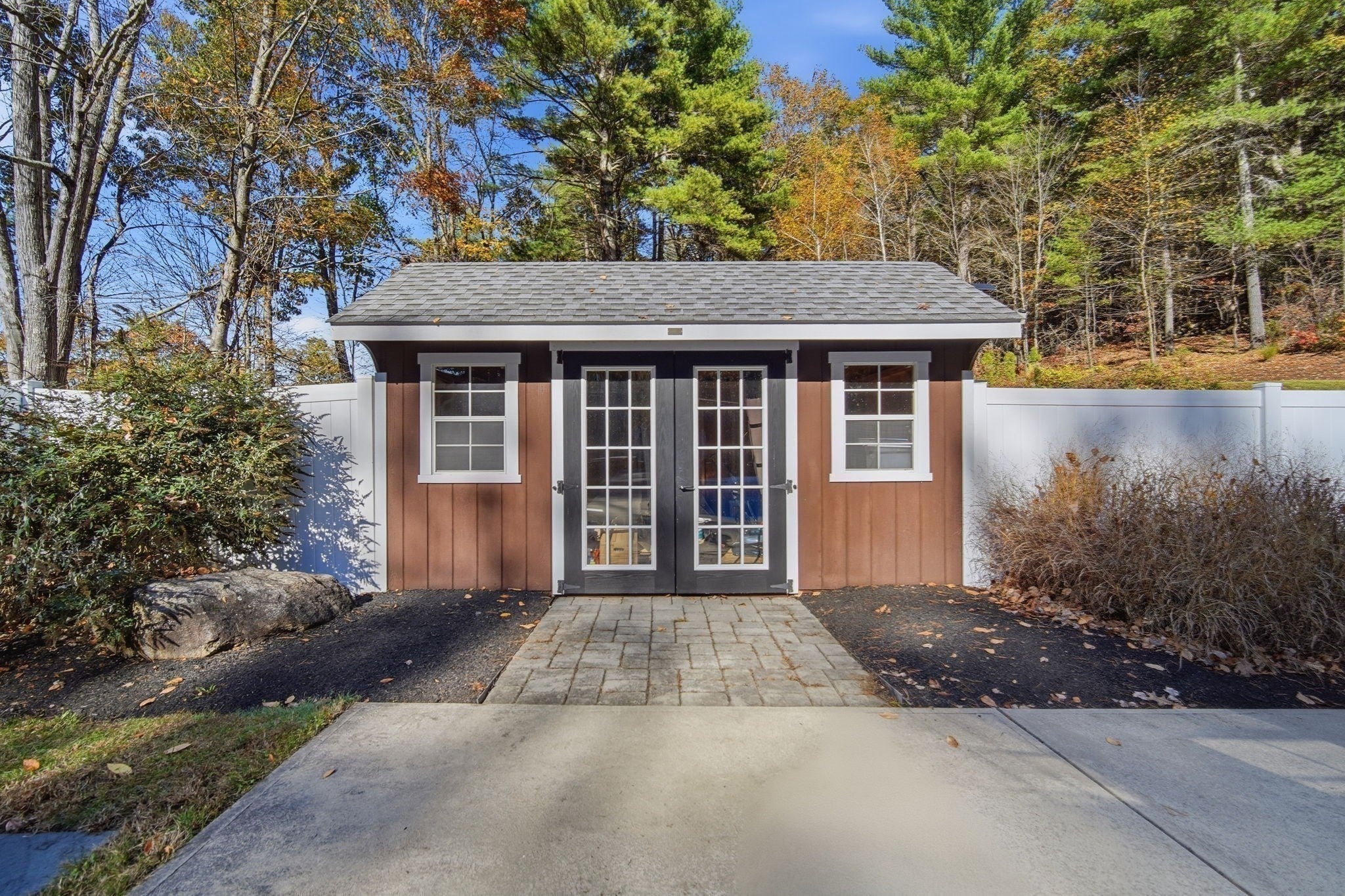 60 E Brimfield Rd, Holland, MA Photo #36