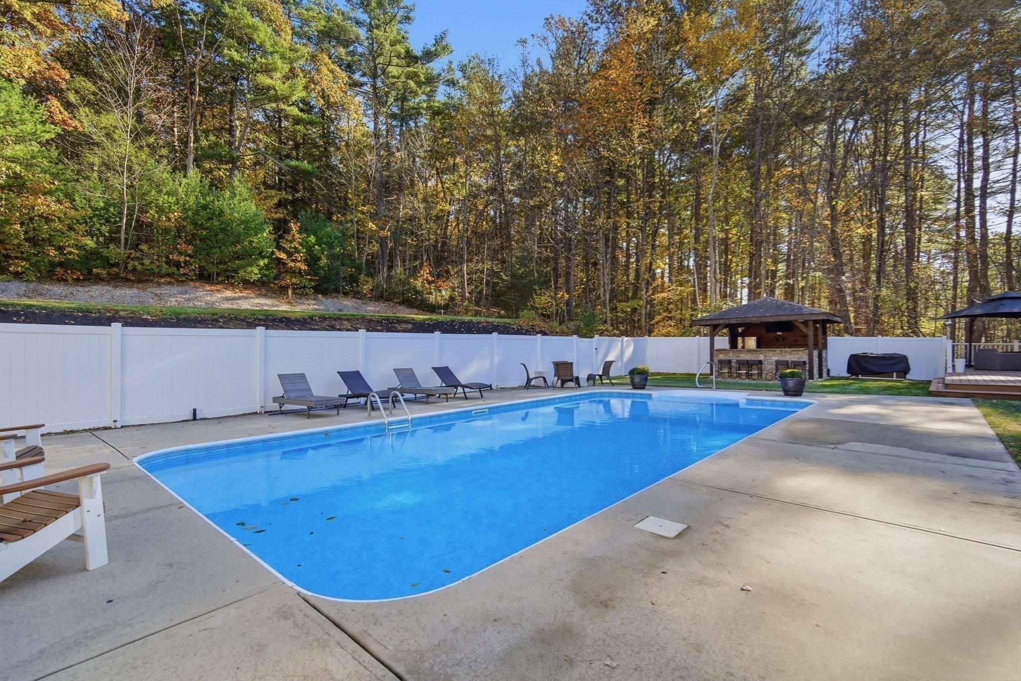 60 E Brimfield Rd, Holland, MA Photo #31