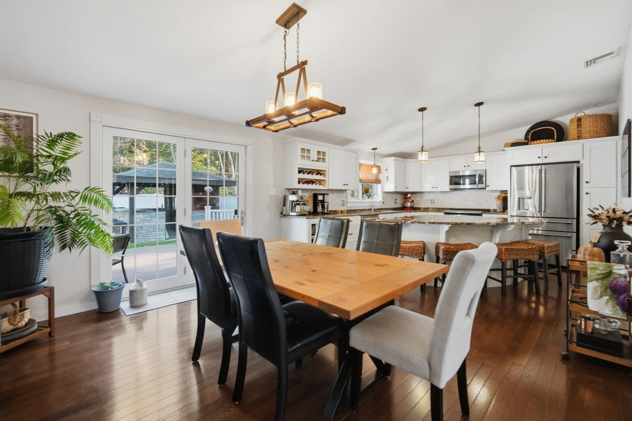 60 E Brimfield Rd, Holland, MA Photo #12