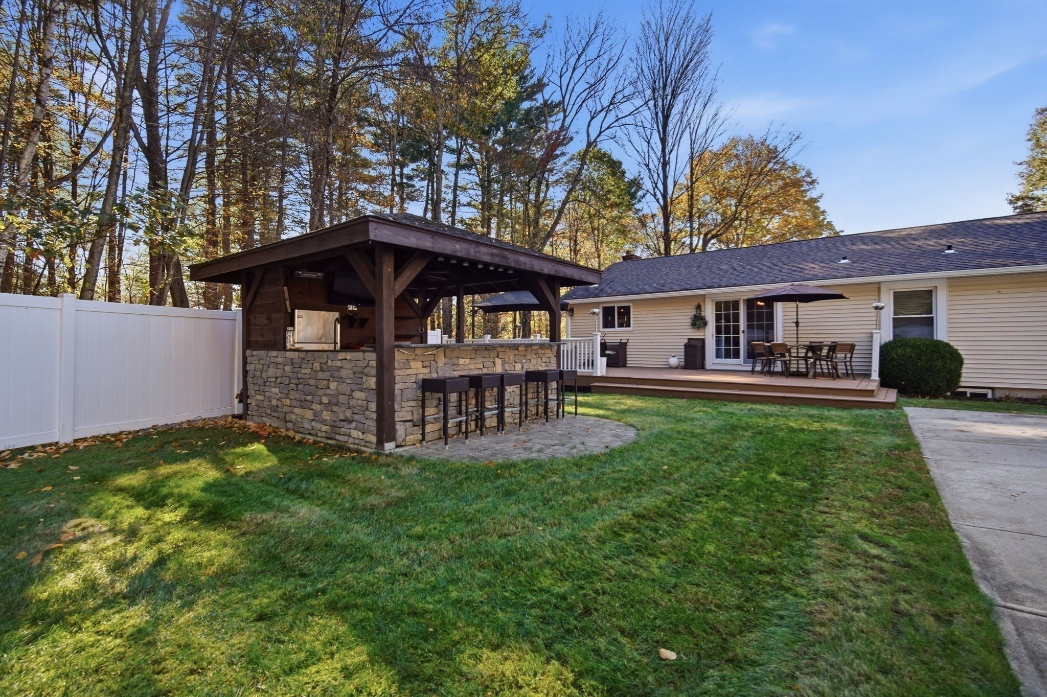 60 E Brimfield Rd, Holland, MA Photo #35