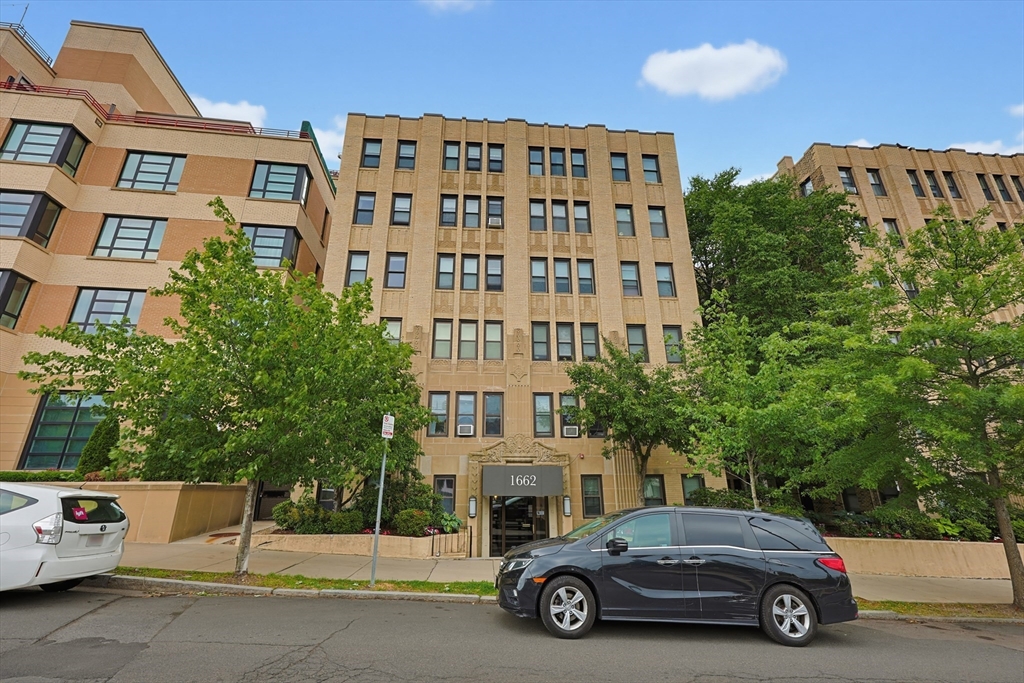 1662 Commonwealth Ave 43