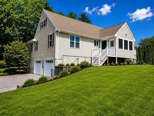 111 Chestnut St - Photo 2