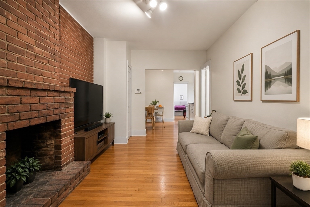 130 Myrtle St #1, Boston, MA Photo #1