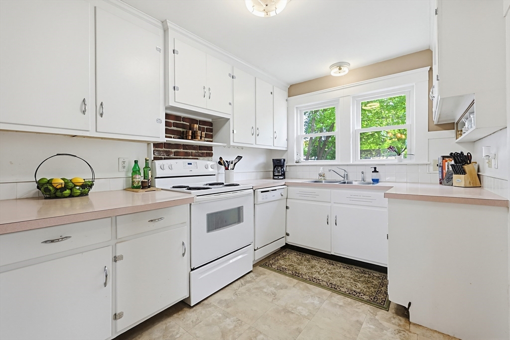 7 Whitin Avenue, Northbridge, MA Photo #14