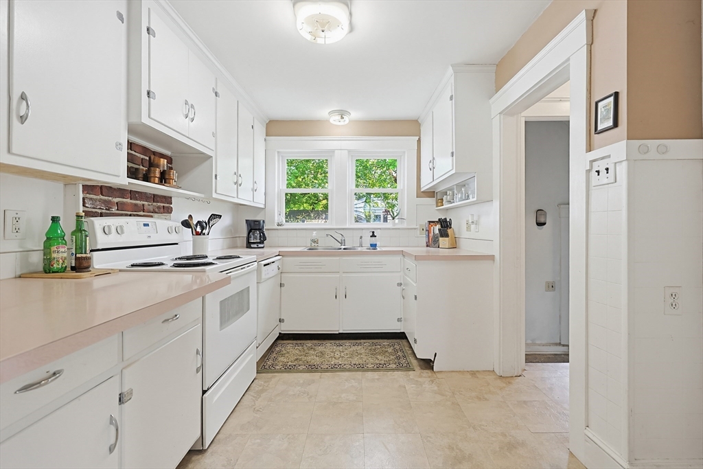7 Whitin Avenue, Northbridge, MA Photo #12