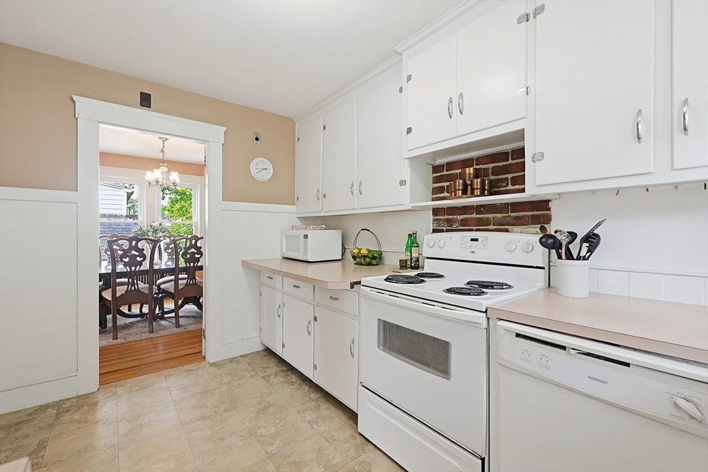 7 Whitin Avenue, Northbridge, MA Photo #16