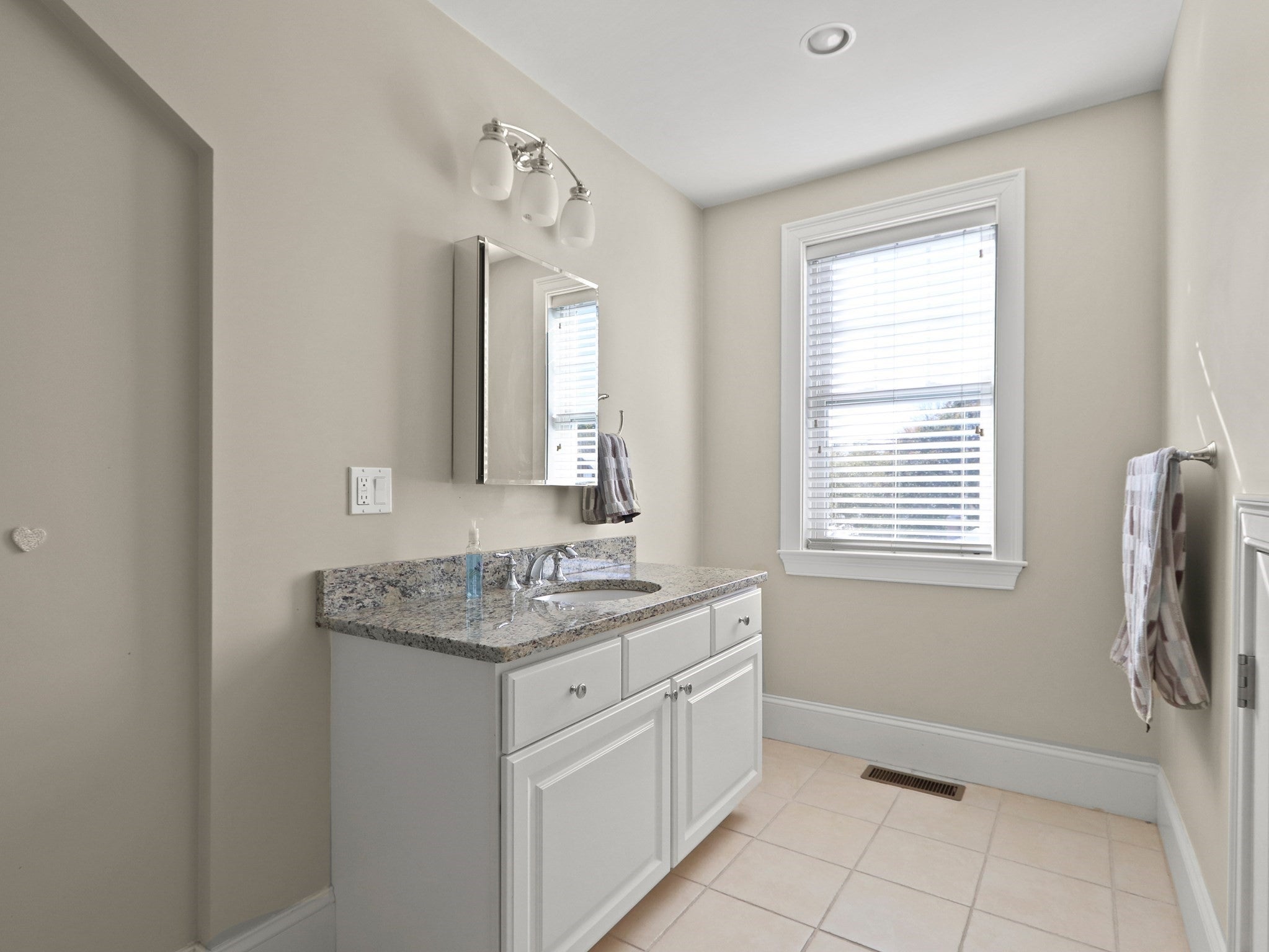 105-107 North St #105, Newton, MA Photo #22