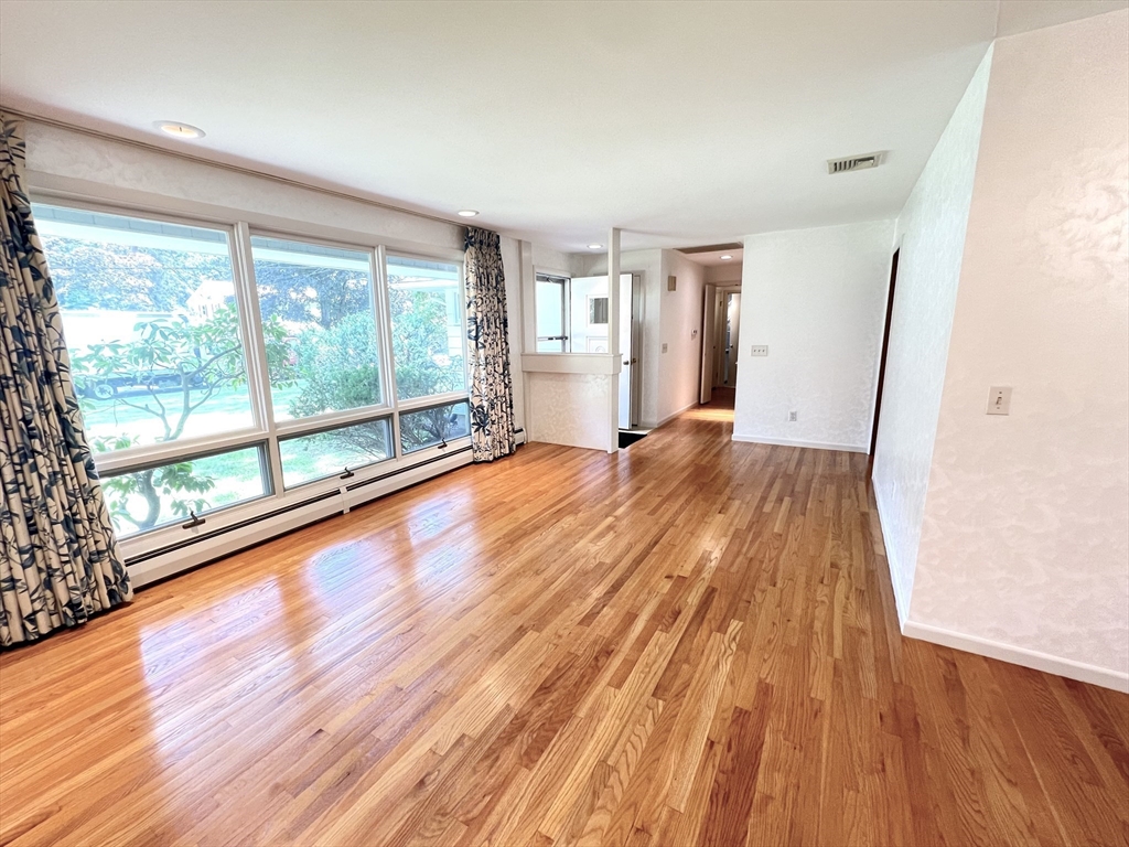 216 Bel Air Dr