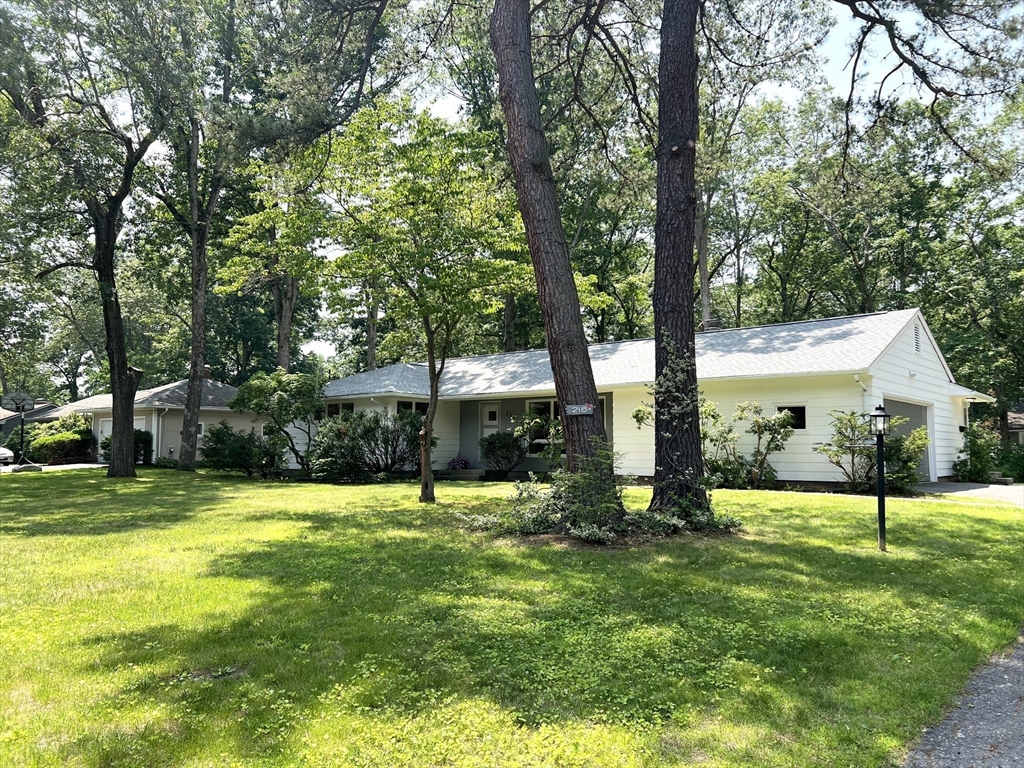 216 Bel Air Dr