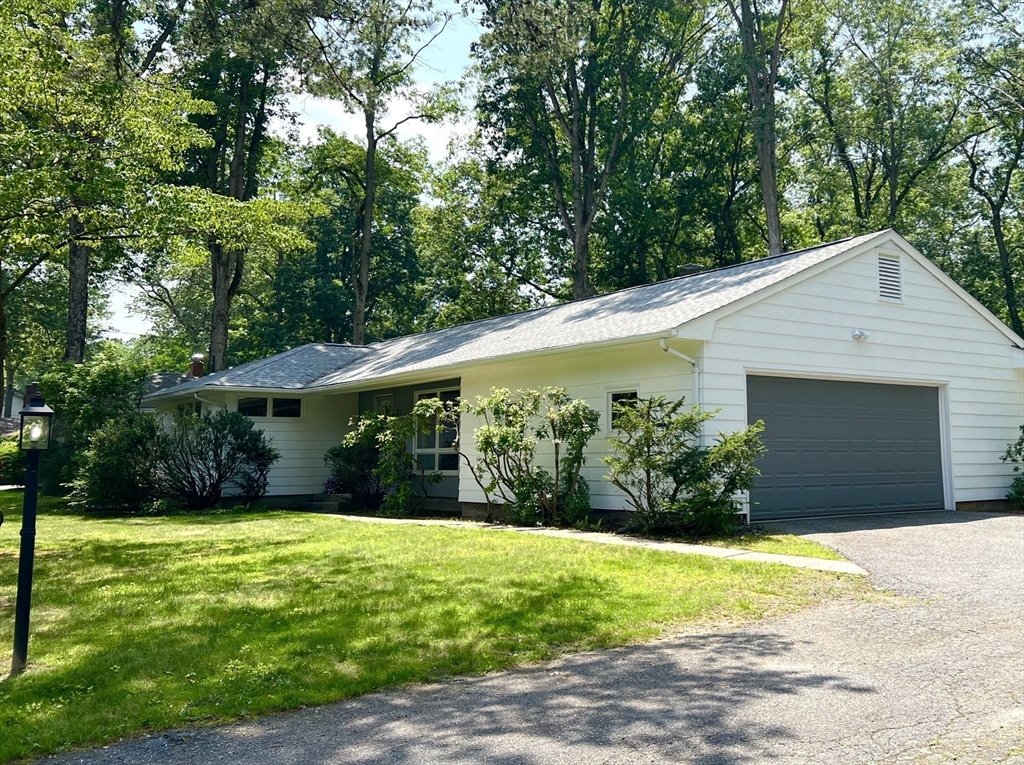 216 Bel Air Dr