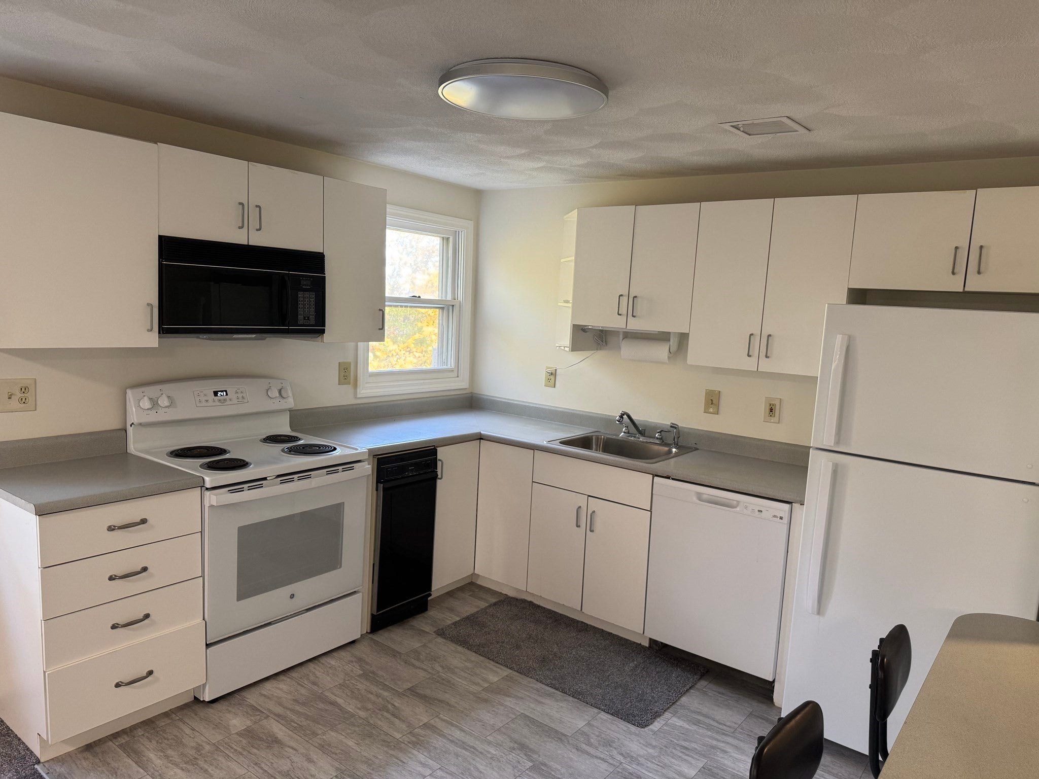 Photo of 85 Center Street, Burlington, MA