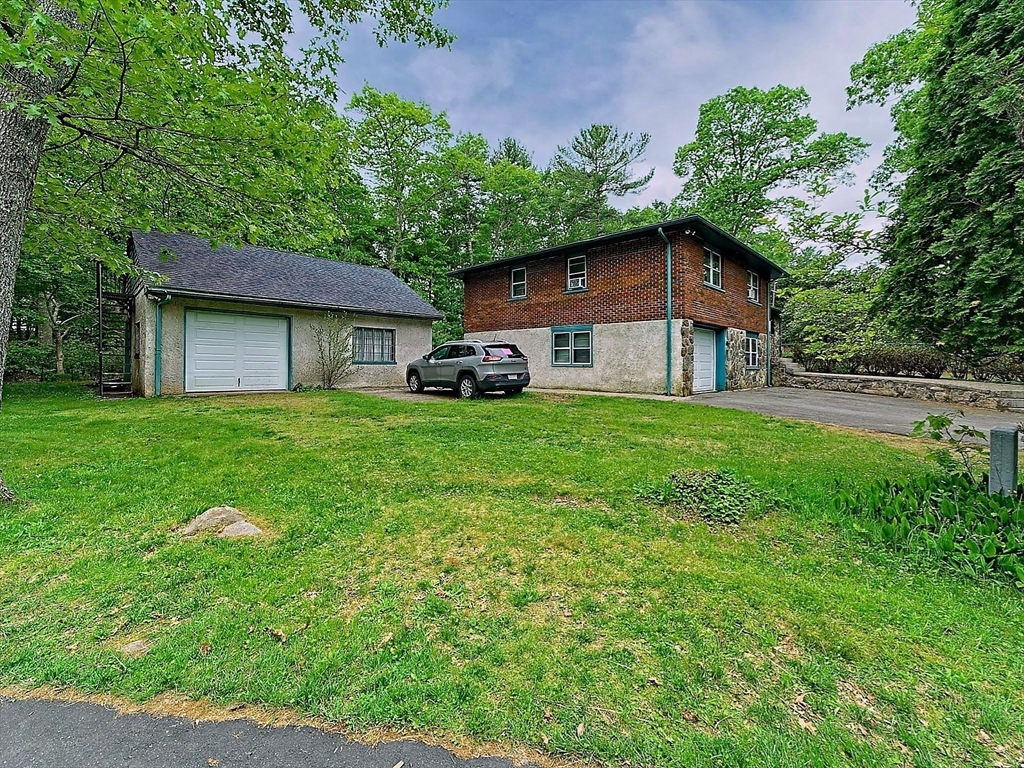 18 Shady Oak Dr