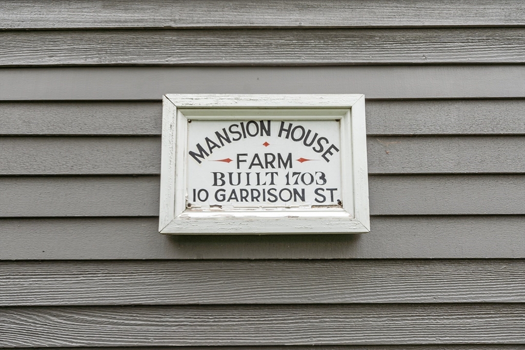 10 Garrison St