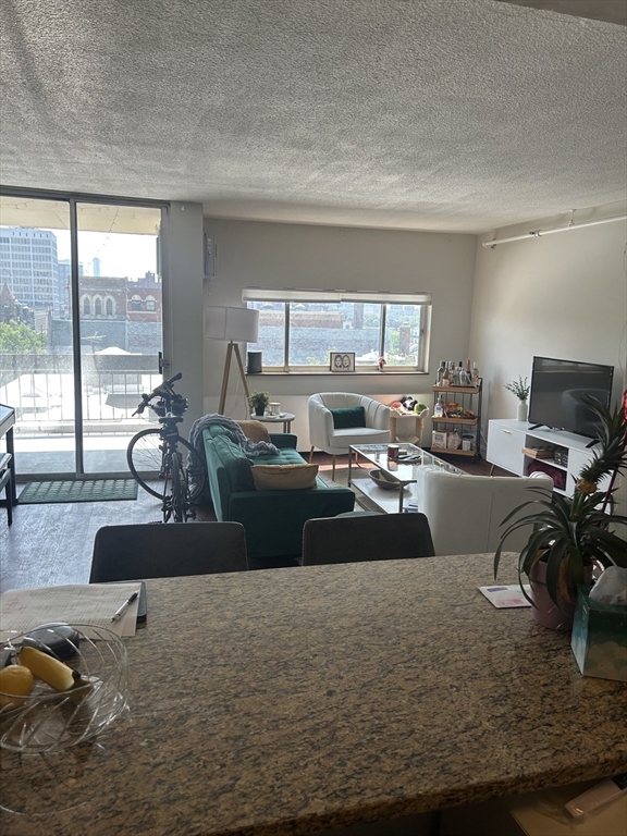 Cambridge, Massachusetts 02139, United States, 2 Bedrooms Bedrooms, ,2 BathroomsBathrooms,Residential,Active,148721