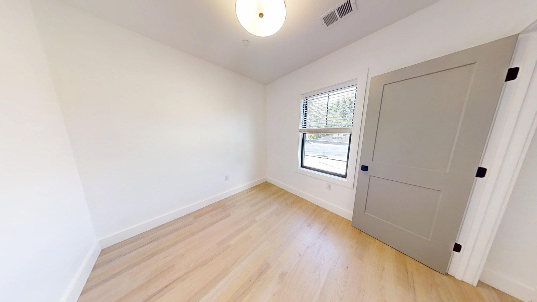 52 Withington St 7