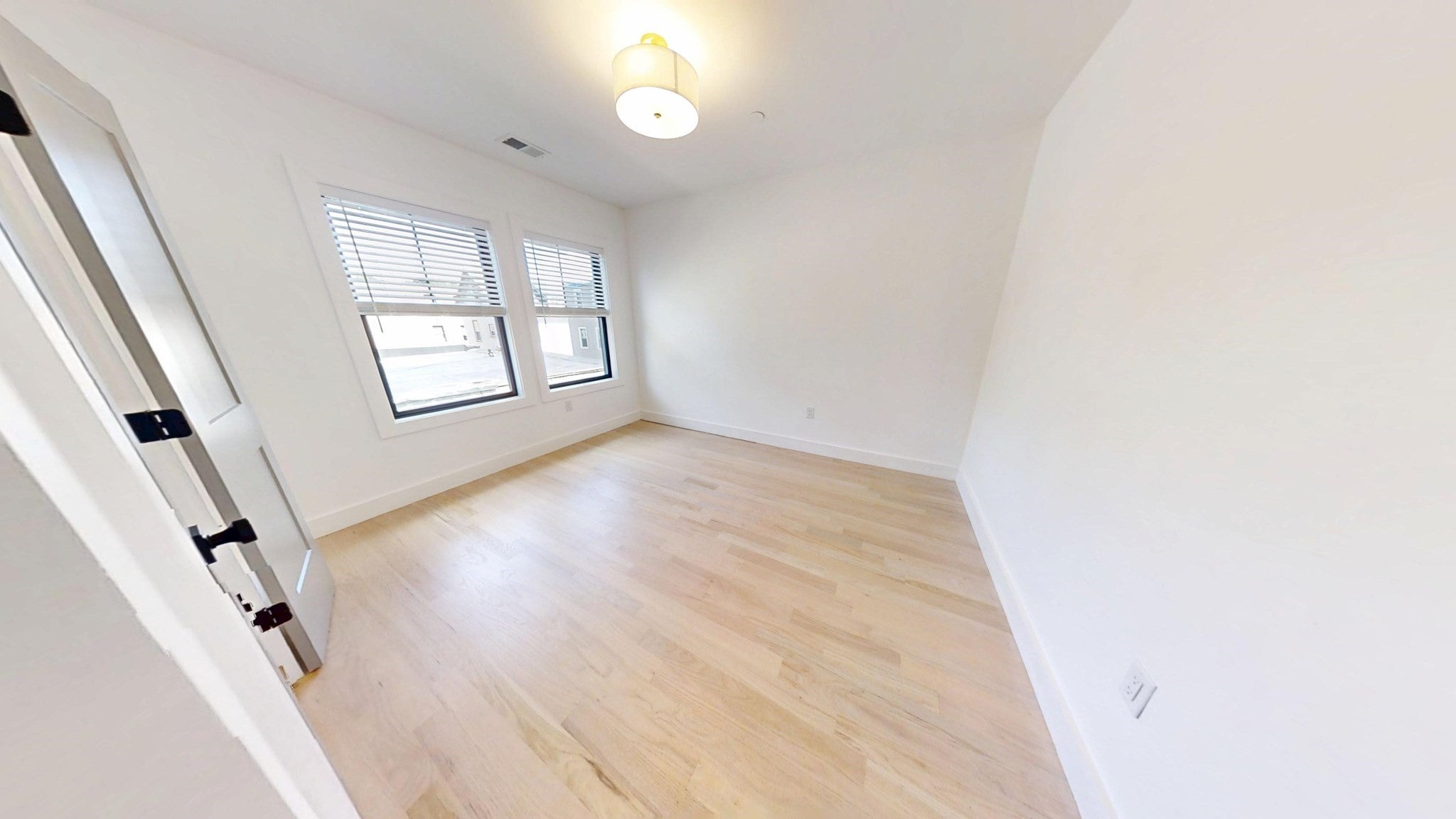 52 Withington St 7