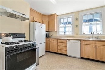 18 Fairfax RD #2, Milton, MA Photo #4