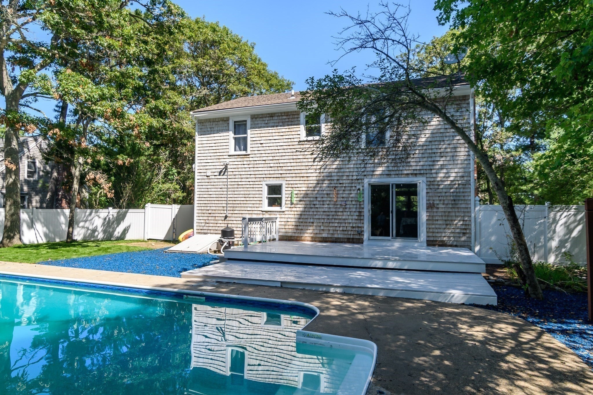 191 James Cir