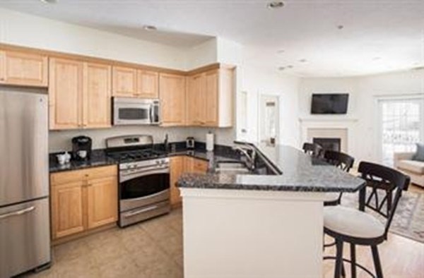 1104 Davenport Ave 1104