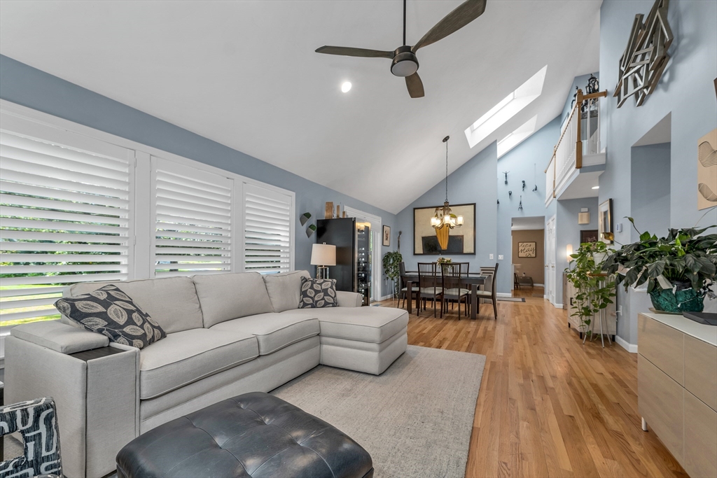 84 Hawthorne Village Rd 84